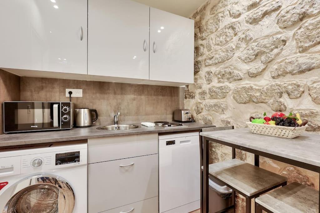 Studio Confortable Au Coeur De Appartement Parijs